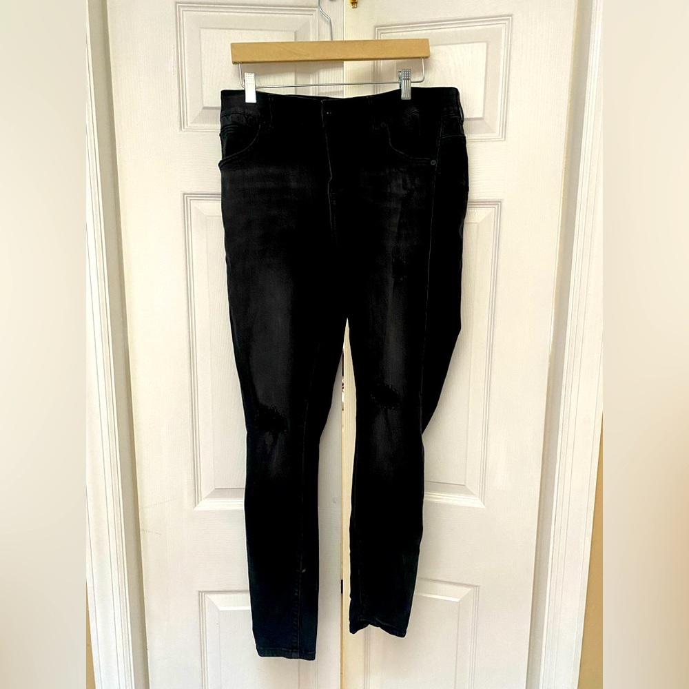 Torrid Bombshell Skinny Jeans w/ Rip detail